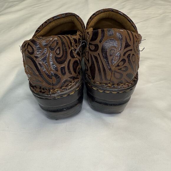 BORN B.O.C. PEGGY Coffee Brown Tooled Leather Nursing Work Clogs BC6630 US 8.5 - Picture 4 of 12